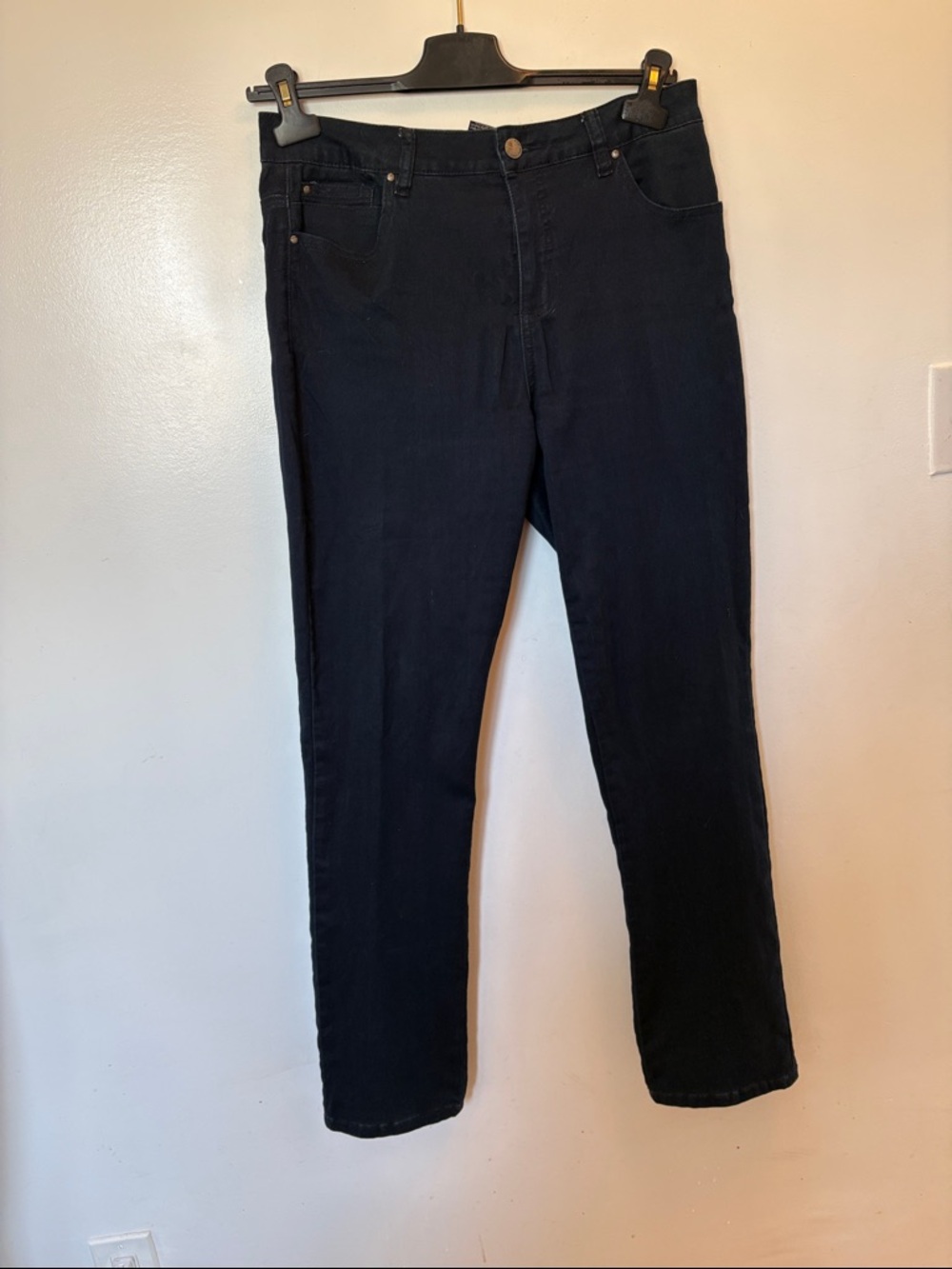 Simon Chang women’s Straight Jeans in Blue